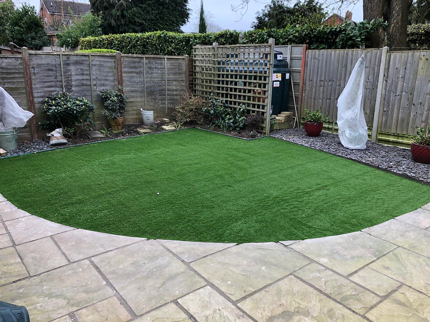 Artificial lawn fitter in Warwickshire