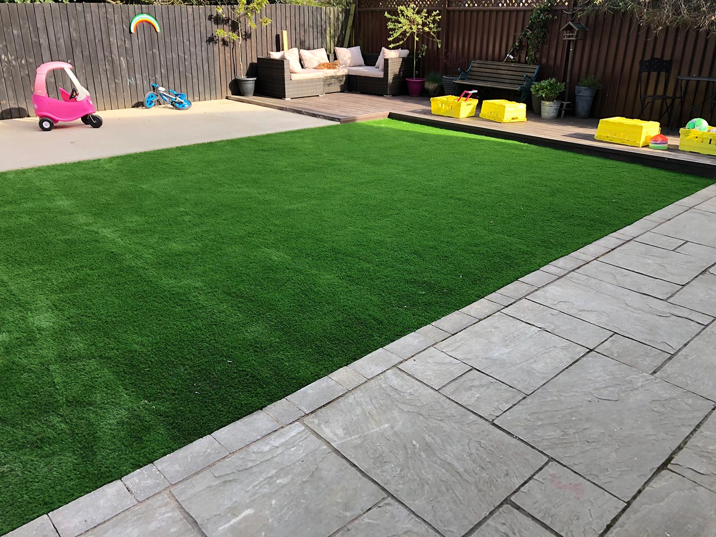 Artificial lawn fitter in Warwickshire